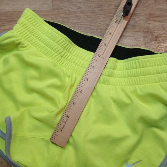 Nike Shorts Womens Sz Small Green Dri Fit Active Running Athletic Lined Swoosh - Picture 8 of 10